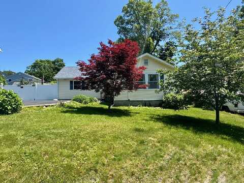 39 Palm Road, Rocky Point, NY 11778