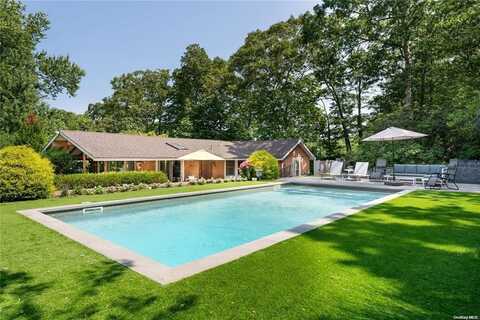 102 Fanning Avenue, Hampton Bays, NY 11946