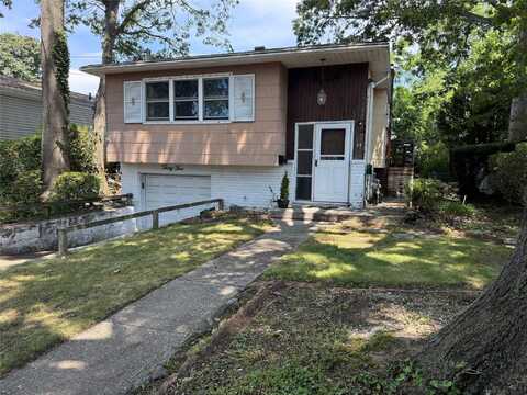35 E Walnut Street, Massapequa, NY 11758