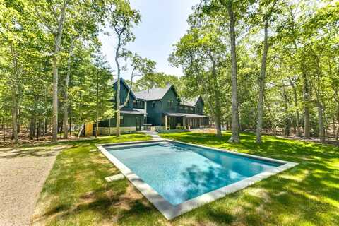 9 Longboat Lane, East Hampton, NY 11937