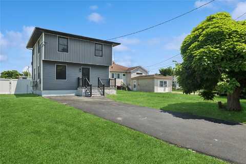 738 Pecan Street, Lindenhurst, NY 11757