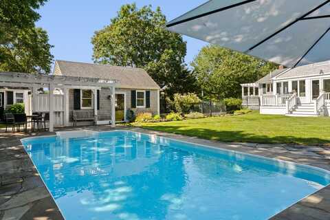 21 Kitts Field Circle, Edgartown, MA 02539