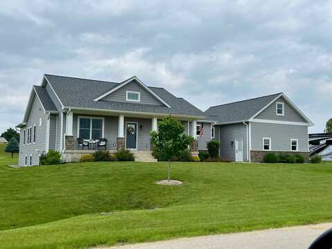 10282 E Clara Avenue, Rochelle, IL 61068
