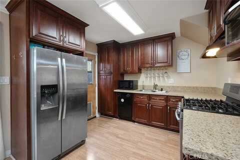 17061 Roscoe Boulevard, Northridge, CA 91325