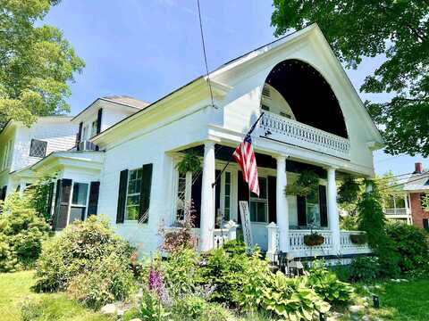 21 Main Street, Rockingham, VT 05154