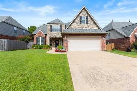 4218 S Redwood Place, Broken Arrow, OK 74011