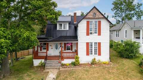 309 Henry Avenue, Pulaski, VA 24301