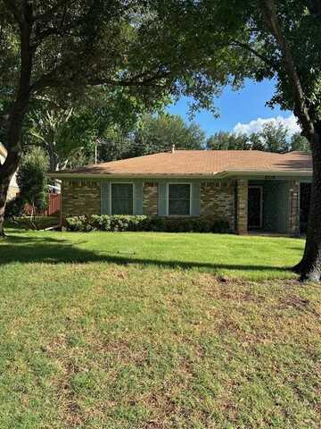 2119 Pecos Drive, Grapevine, TX 76051