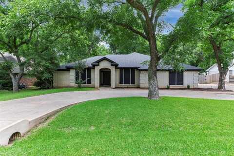 8921 N Longwood Drive, Granbury, TX 76049