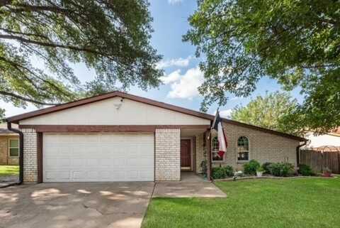 207 Hallmark Drive, Arlington, TX 76011