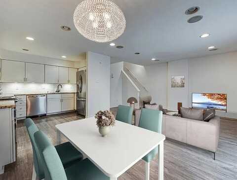 2722 Knight Street, Dallas, TX 75219