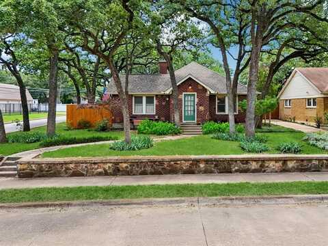 2220 Honeysuckle Avenue, Fort Worth, TX 76111