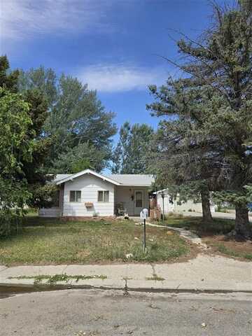 750 Kansas Ave, Lovell, WY 82431