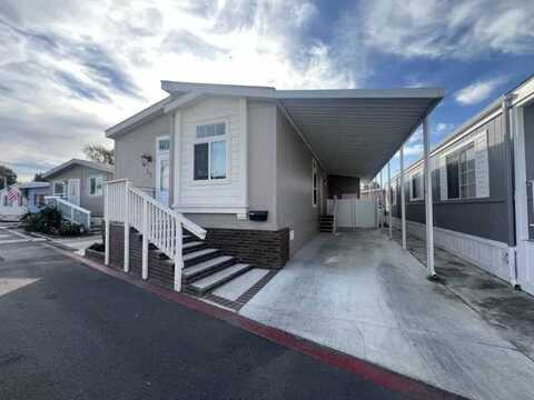 903 W 17TH ST, Costa Mesa, CA 92627