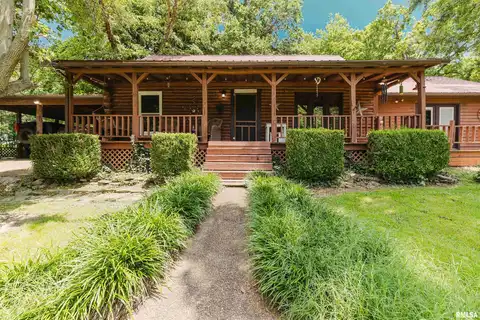 690 Ganntown Lane, Grantsburg, IL 62943