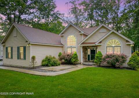 212 Withywindle Way, Tamiment, PA 18371