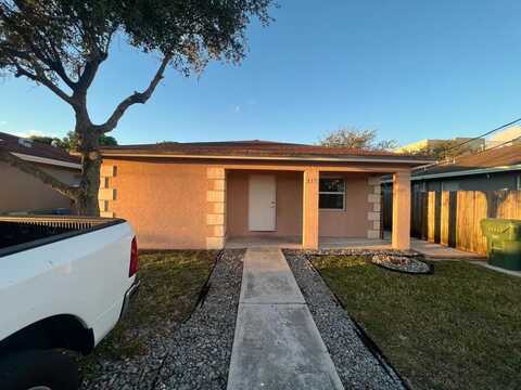 319 NE 35th Ct, Oakland Park, FL 33334