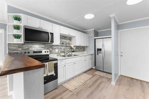 111 KAHULUI BEACH Rd, Kahului, HI 96732