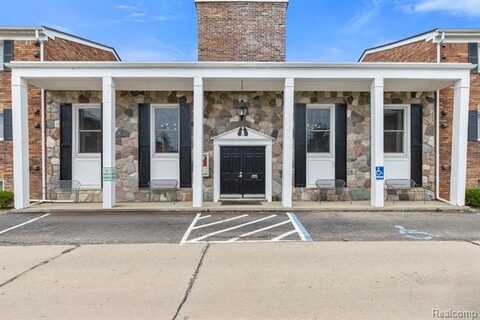 31831 Grand River Avenue, Farmington, MI 48336