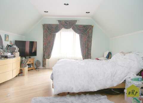 59 Bay 29th Street, Brooklyn, NY 11214