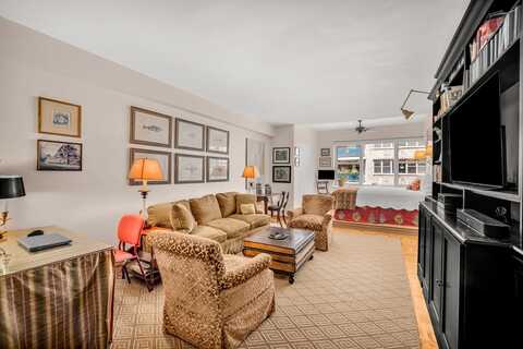215 East 79th Street, New York, NY 10075