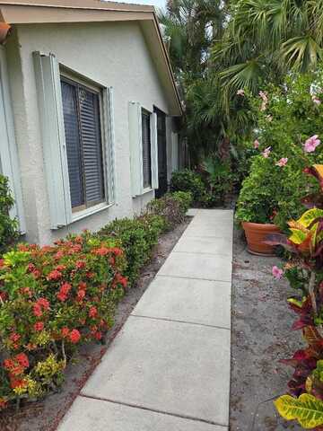 1305 NW 29th Avenue, Delray Beach, FL 33445