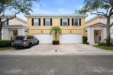 11 Live Oak Circle, Tequesta, FL 33469