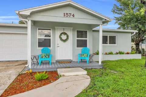 1574 NE Arch Ave Avenue, Jensen Beach, FL 34957