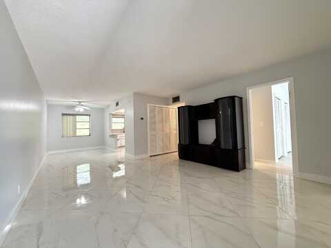 53 Stratford D, West Palm Beach, FL 33417