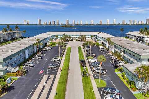 109 Wettaw Lane, North Palm Beach, FL 33408