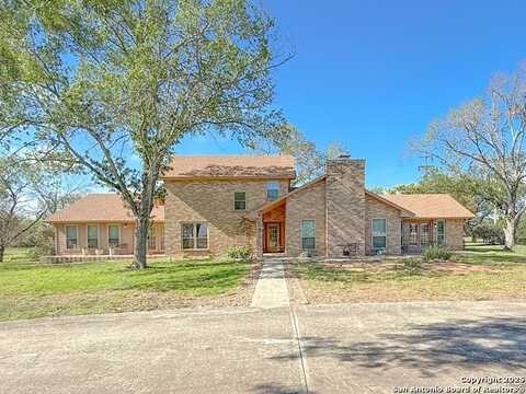 591 Fm 2200, Devine, TX 78016