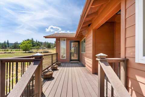2602 Eastman Ln, Yreka, CA 96097