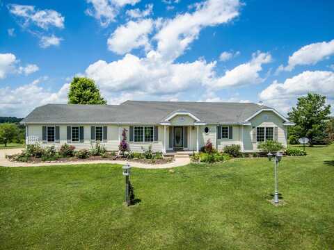 8900 Silver Spring Road, Gratiot, WI 53541