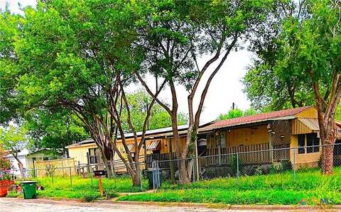 208 Antelope Circle, Victoria, TX 77904