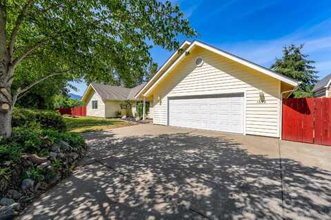 1692 Leonard Road, Grants Pass, OR 97527