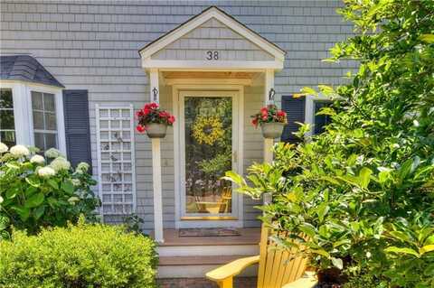 38 Highland Avenue, Barrington, RI 02806