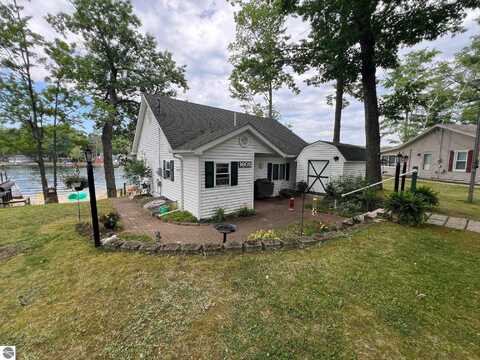 1605 Arbor Drive, Lake, MI 48632