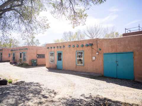 228 Don Fernando Street, Taos, NM 87571