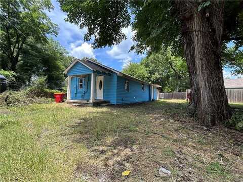 705 Commerce ST, Morrilton, AR 72110