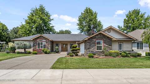 9303 Honeycrisp Ct, Yakima, WA 98903
