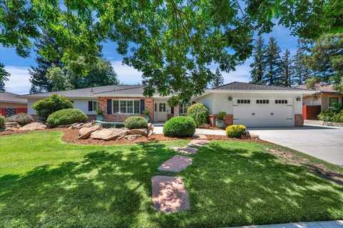 1527 E Fallbrook Avenue, Fresno, CA 93720