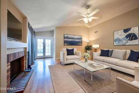 4527 E AMBERWOOD Drive, Phoenix, AZ 85048