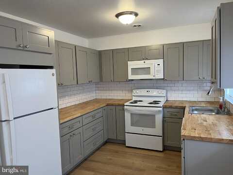 134 BUCKINGHAM DRIVE, MANCHESTER TOWNSHIP, NJ 08759