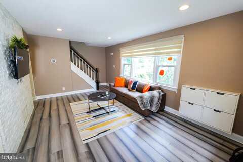 5 WILLOW ROAD, LAWRENCE TOWNSHIP, NJ 08648