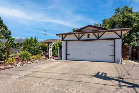 221 Washo Drive, Ukiah, CA 95482
