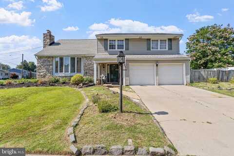 28 KINGSBRIDGE DRIVE, BURLINGTON, NJ 08016