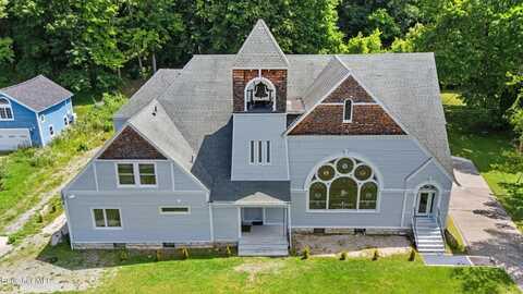 160 High St, Lee, MA 01238