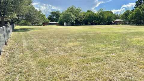 1011 Benedict Street, Caldwell, TX 77836