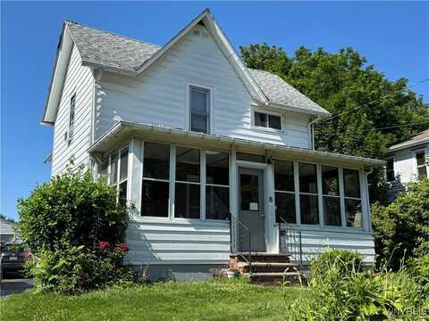 8 Burgess Street, Hanover, NY 14136