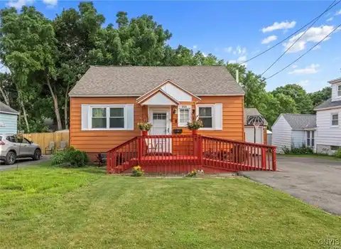 808 Ballantyne Road, Syracuse, NY 13207
